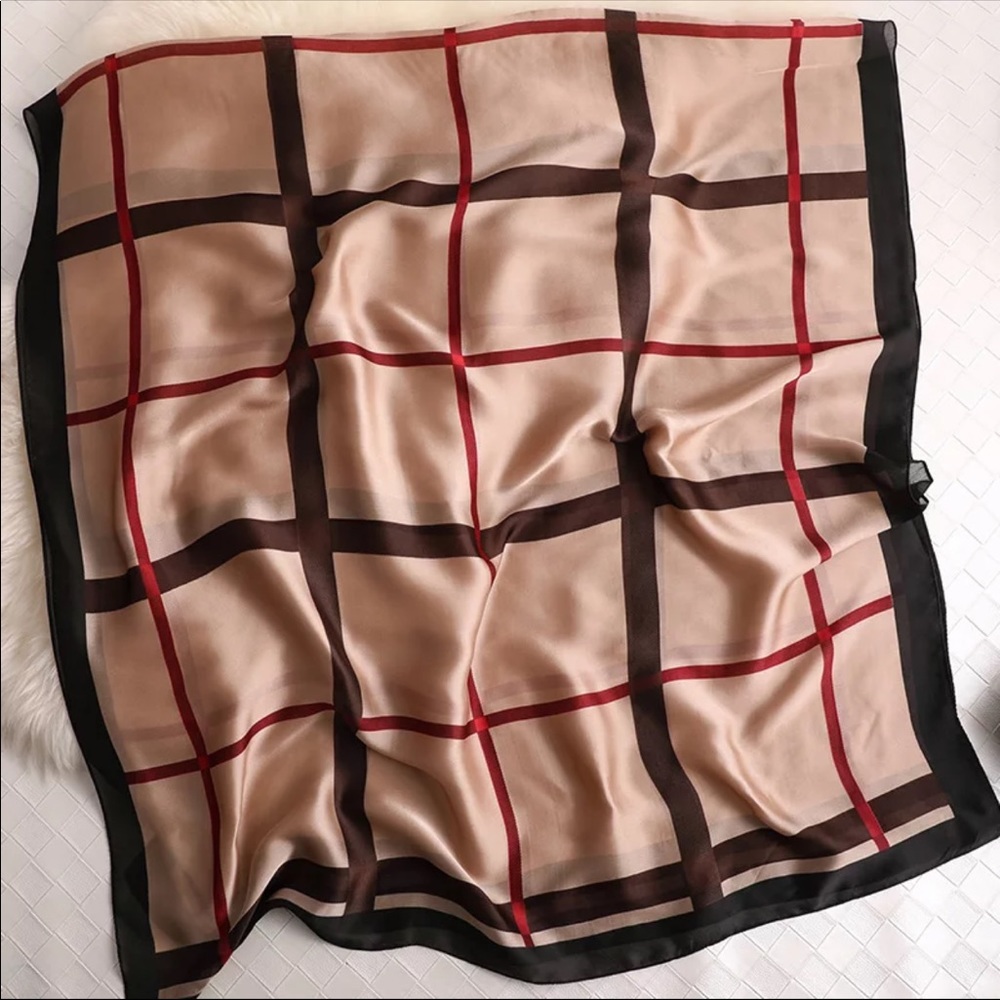 ‼️ONLY ONE LEFT‼️ Elegant Plaid Pattern Scarf - Picture 2 of 2